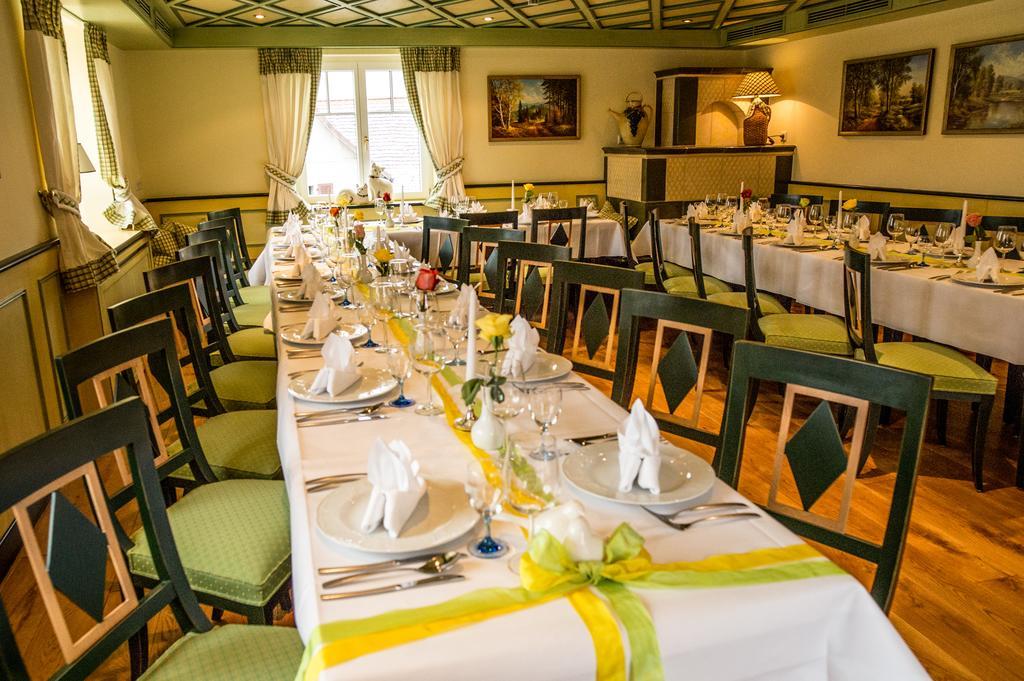 Landhotel Restaurant Zur Krone Gottenheim Exterior photo