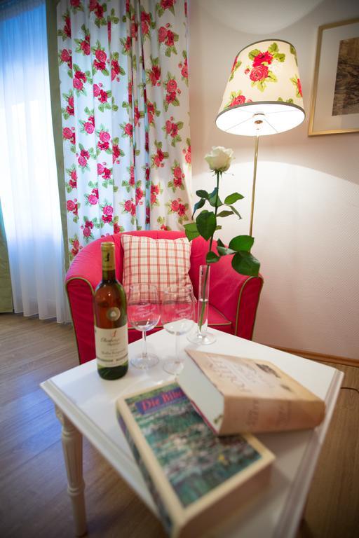 Landhotel Restaurant Zur Krone Gottenheim Room photo