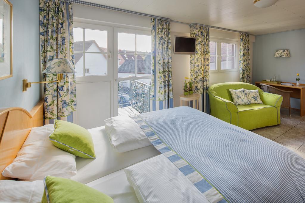 Landhotel Restaurant Zur Krone Gottenheim Room photo