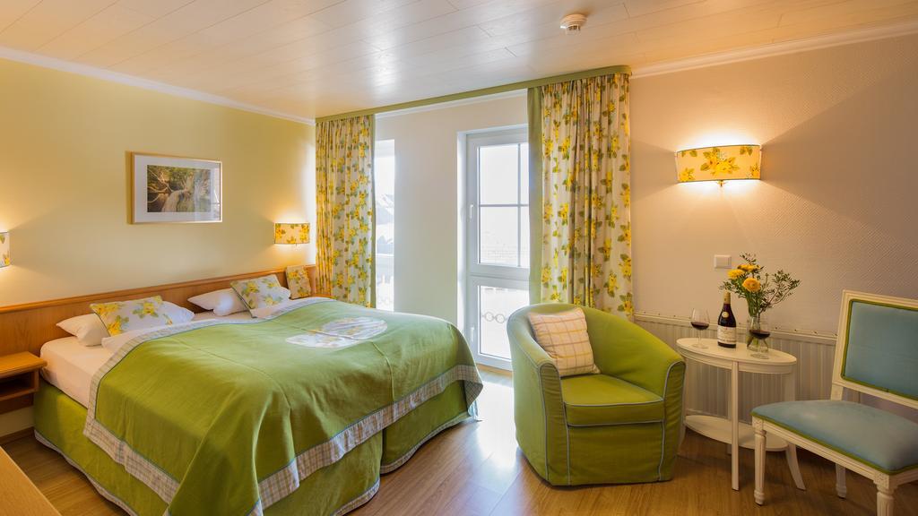 Landhotel Restaurant Zur Krone Gottenheim Room photo