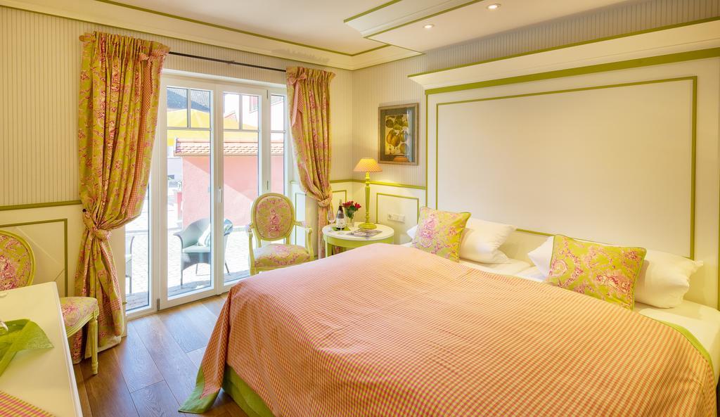 Landhotel Restaurant Zur Krone Gottenheim Room photo